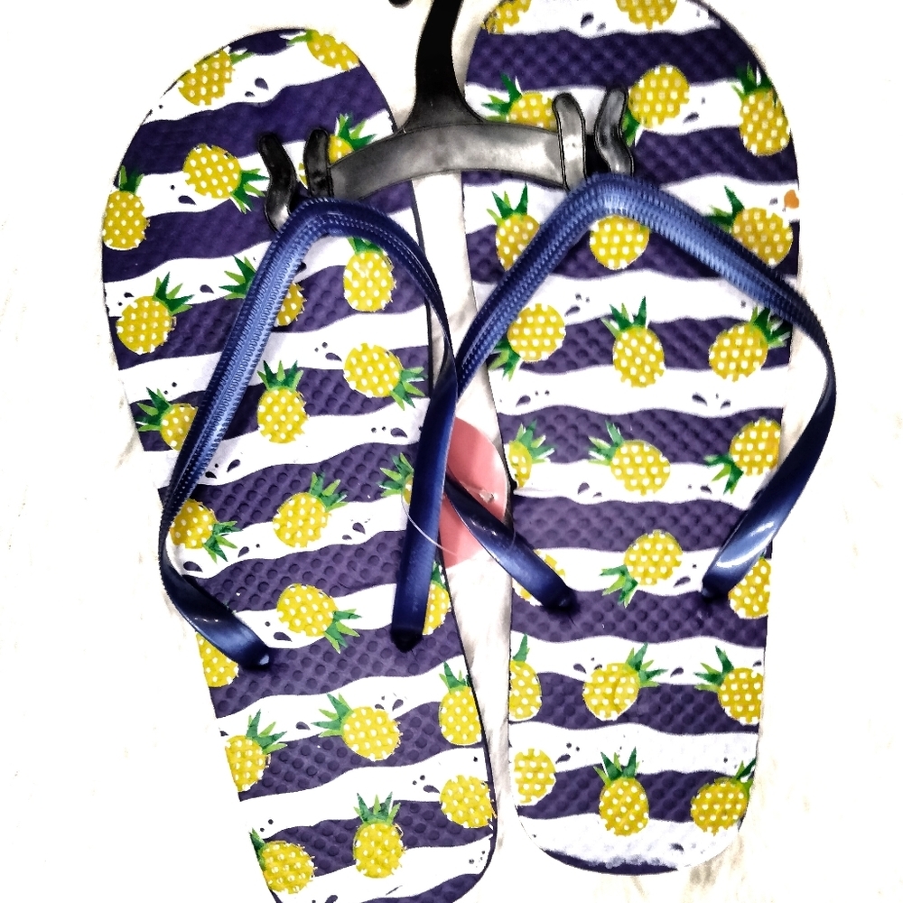 5 for $10 🥳 Blue and white striped pineapple flip flop sandals